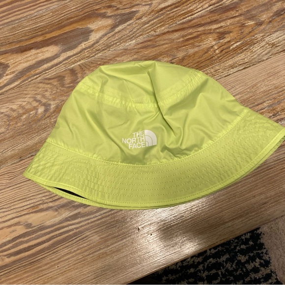 North Face reversible NEON bucket hat - Picture 3 of 5